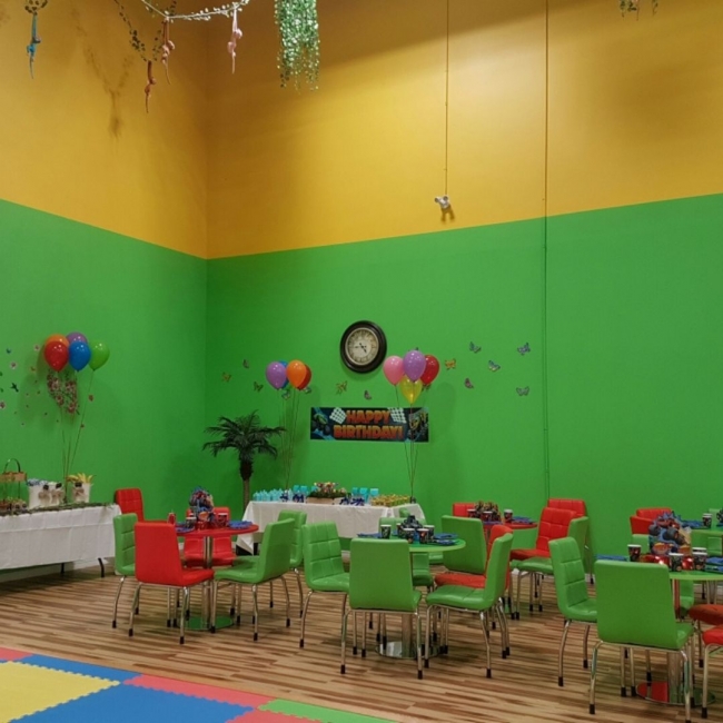 Jungle Land indoor playground for hosting birthday party in Vaughan, ON