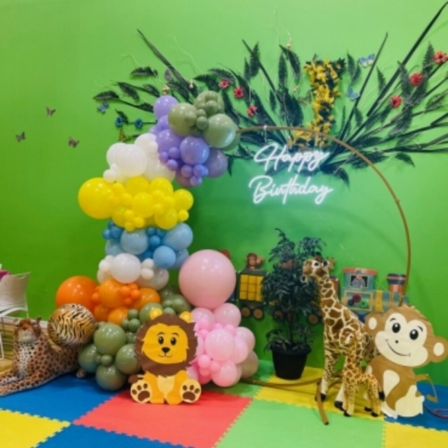 Jungle Land is the best venue for hosting kids' birthday parties in Vaughan, Ontario Jungle Land is the best venue for hosting kids' birthday parties in Vaughan, Ontario