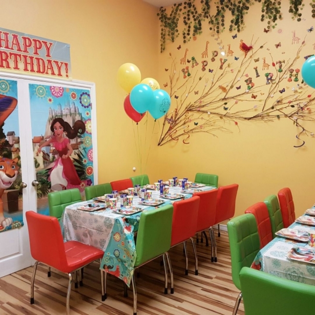 Fun birthday party in Vaughan at Jungle Land indoor playground. Fun birthday party in Vaughan at Jungle Land indoor playground.